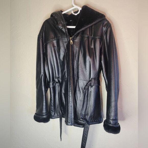 Geniveive Belted Wilson's Leather fur lined hooded leather coat, zipup sz L - Picture 3 of 9